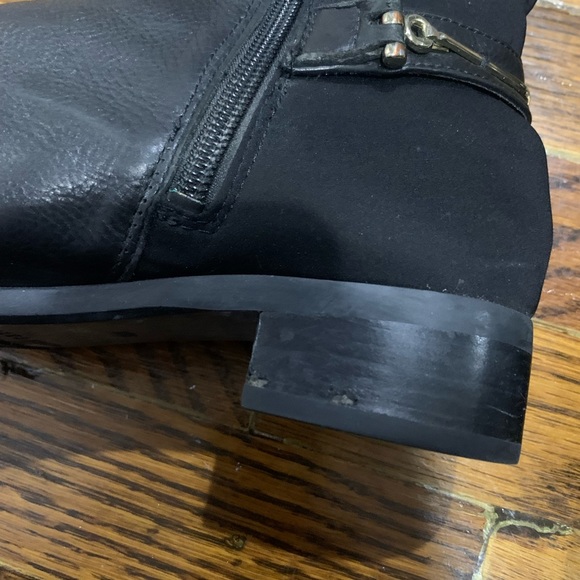 Ivanka Trump over the knee black boots. - Picture 12 of 13